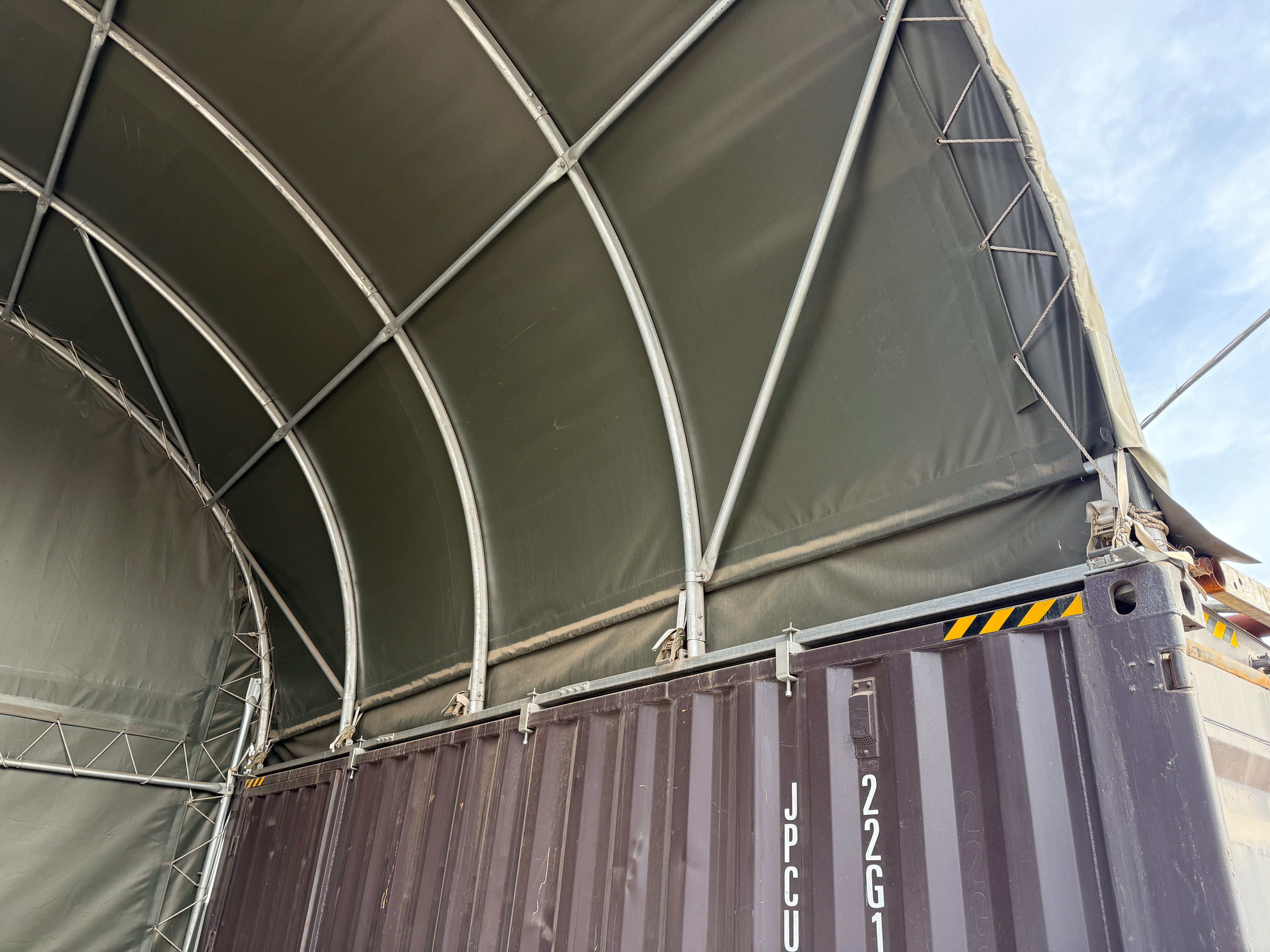 Panneau arrière fermé pour auvents de conteneurs