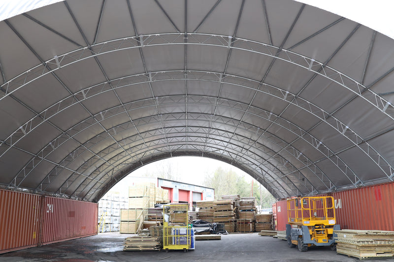 Abri conteneur - 60ft x 40ft x 20ft (18,3m x 12m x 6m) installé à l'intérieur des conteneurs
