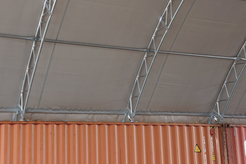 Abri conteneur - 60ft x 40ft x 20ft (18,3m x 12m x 6m) installé à l'intérieur des conteneurs