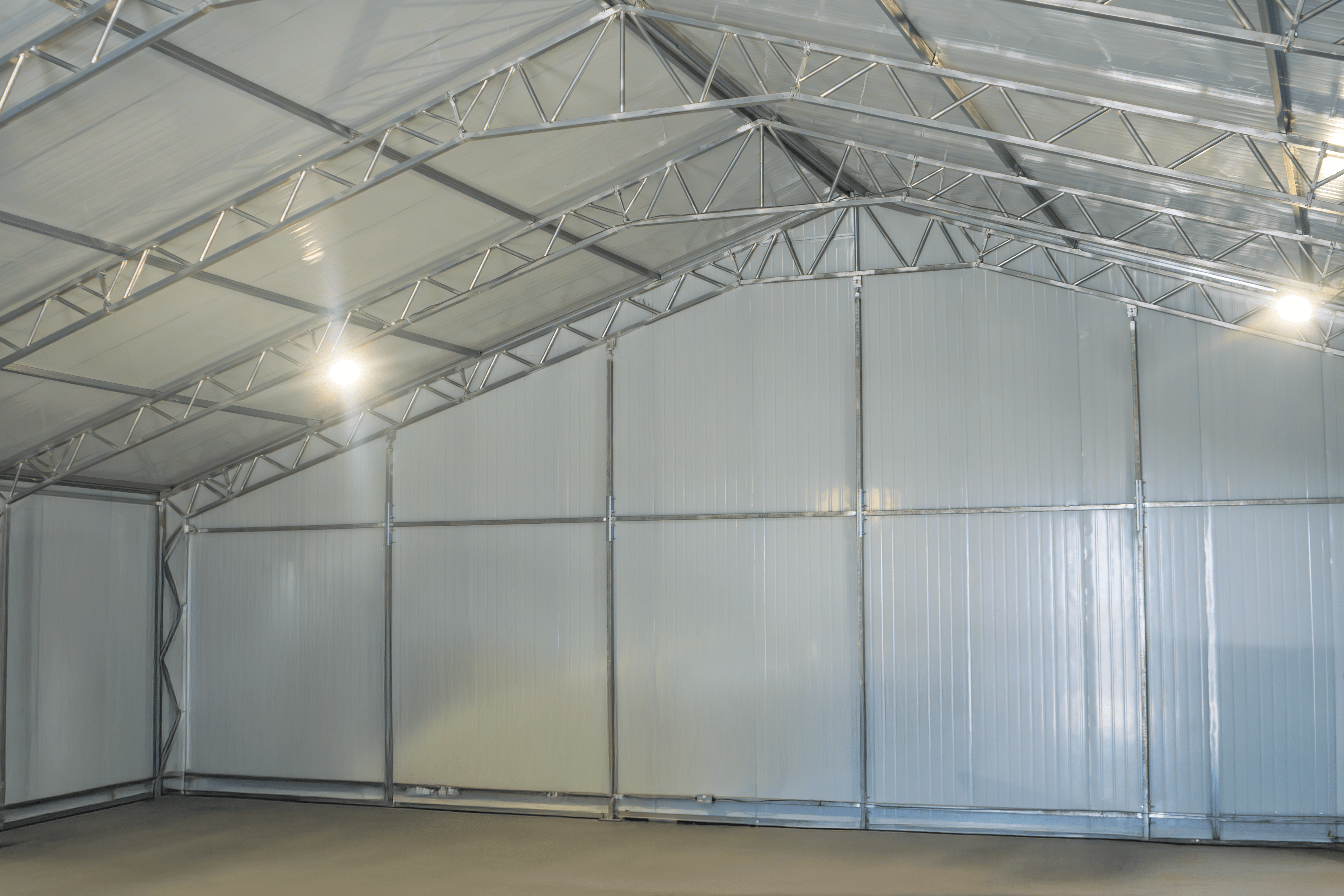 Hangar d'avions en acier