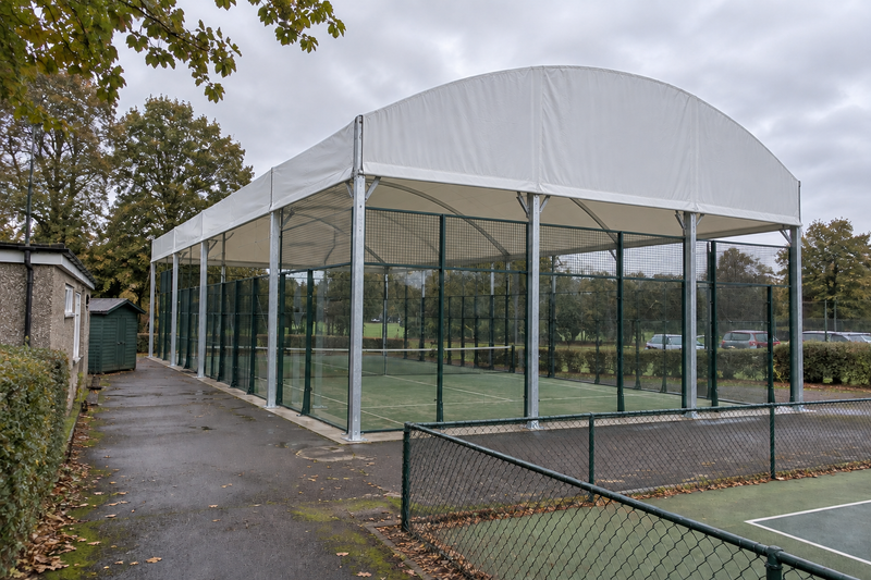 Auvent de terrain de padel