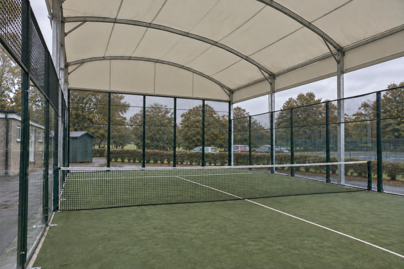 Auvent de terrain de padel